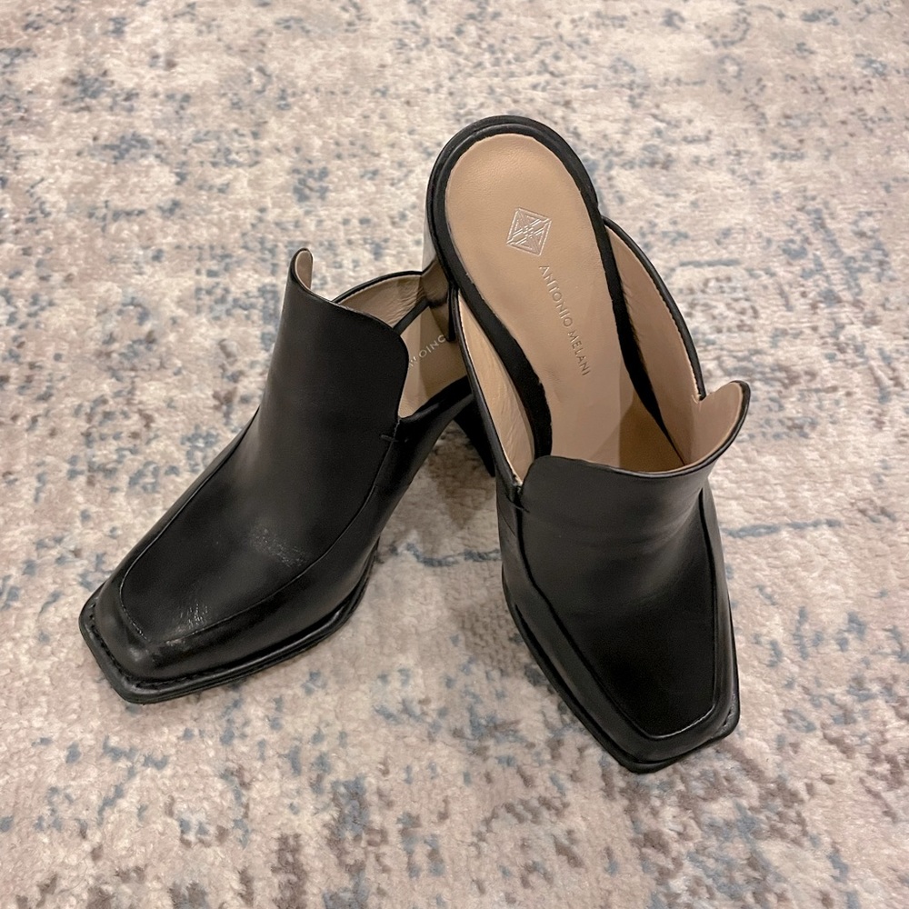 Antonio Melani, Black block-heel mules